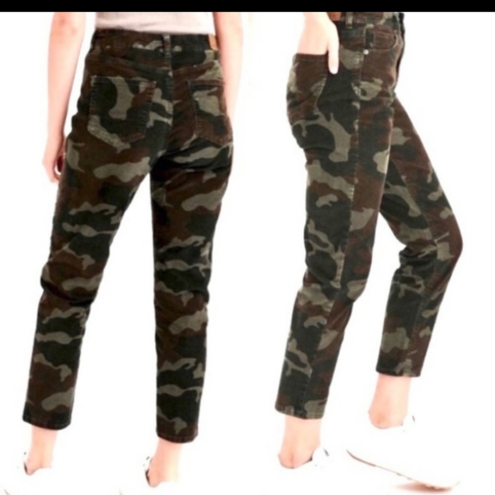 American Eagle Cargo Courdaroy High rise